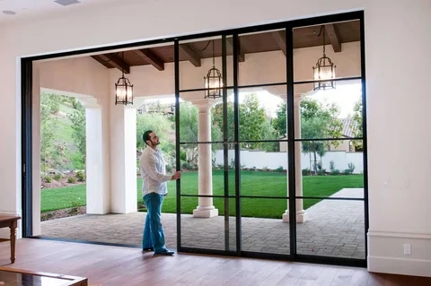 Sliding Door